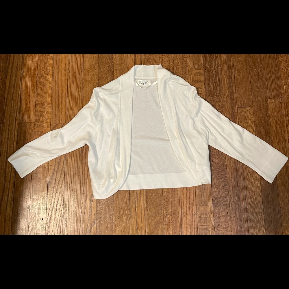 White Short/ Cropped Cardigan Size: XS